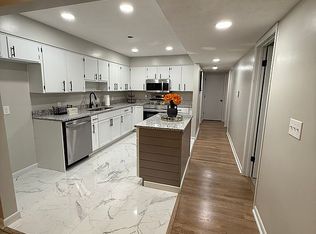 1815 Gardiner Ln APT B20, Louisville, KY 40205