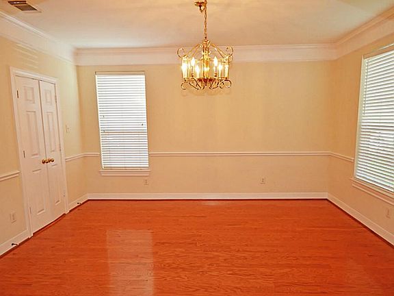 3rd image of 1534 Lakeside Enclave Dr