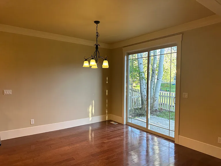 497 E Mission Dr — Photo 5