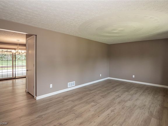 4th image of 5251 Tanglewood Dr NE