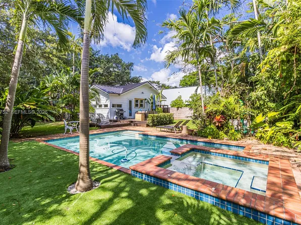 665 NE 120th St, Biscayne Park, FL 33161