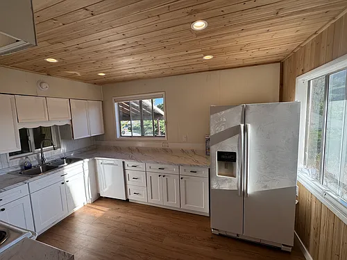 924 E Chelan Ave Photo 1