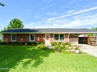 1307 Hunters Rd, New Bern, NC 28562