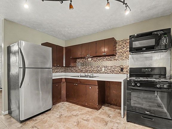 5th image of 5015 Bloomfield Pl
