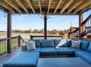 20739 S Barker Rd, Spring Hill, KS 66083