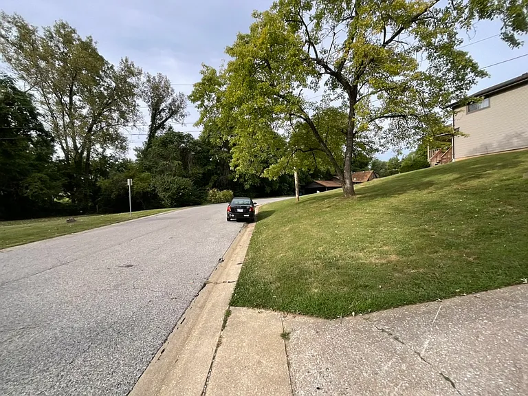 8 Holloway Dr #B — Photo 15