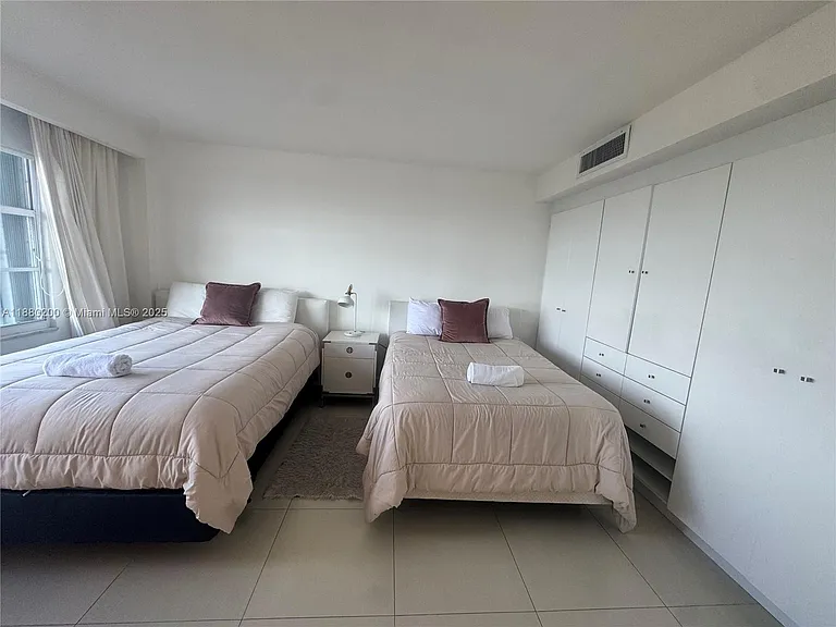 5151 Collins Ave #923 — Photo 13