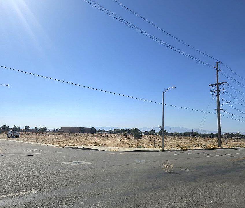 1st image of Ave L4 Vic 35th Stw