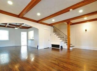 114 N 38th St #A, Omaha, NE 68131