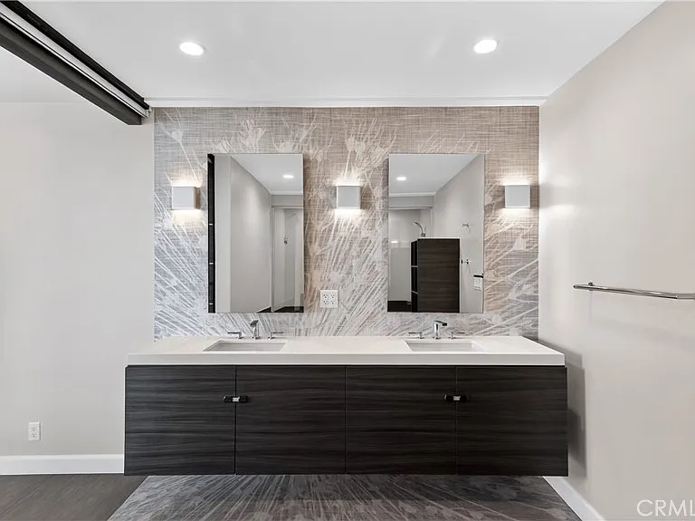 855 Santa Ana St — Photo 17