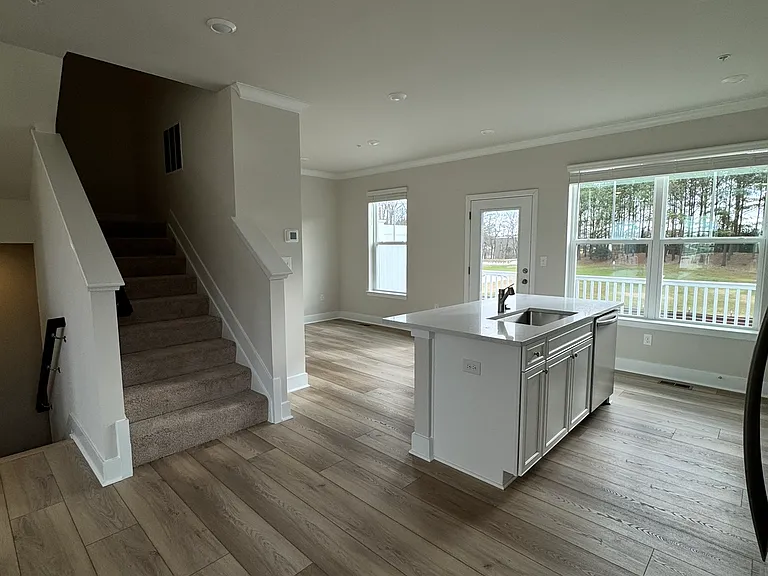 2214 Winterberry Ln — Photo 13