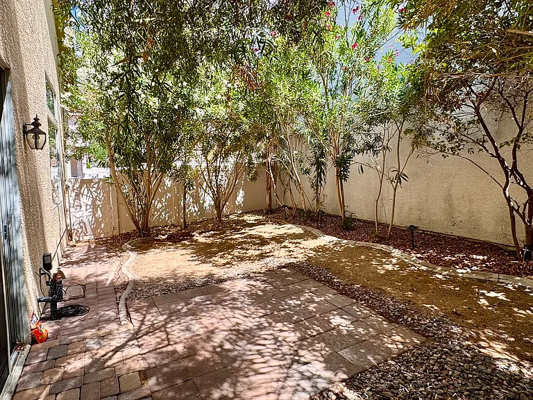 1529 Tillman Falls Ave — Photo 16