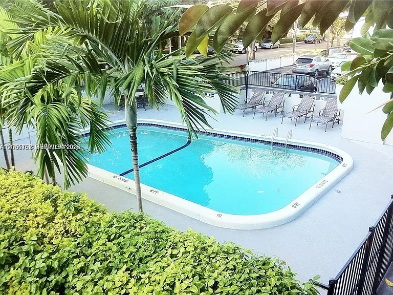 1 Edgewater Dr #103 — Photo 15
