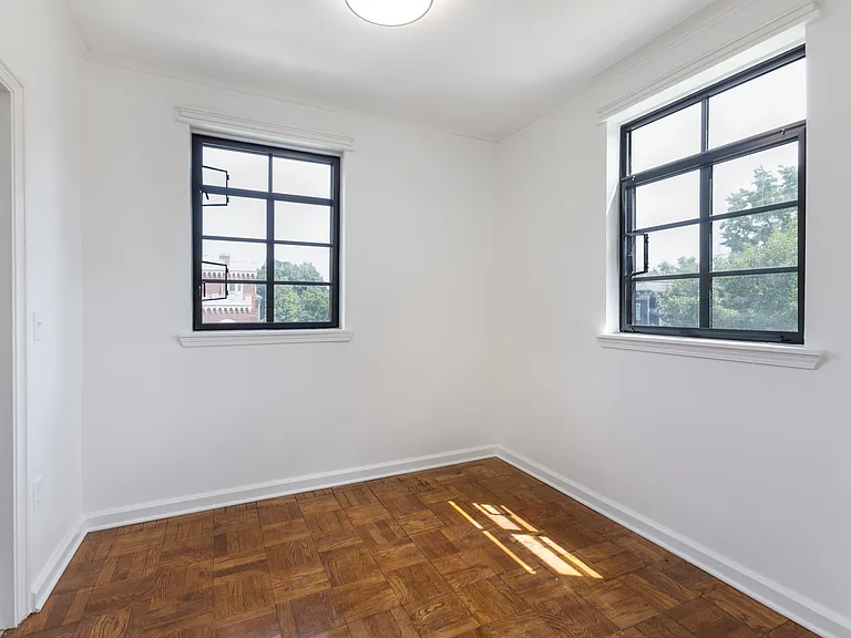 Marleigh Apartments — Photo 66