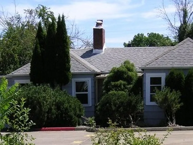 316-02 - 311 - 317 - 321 - 327 - 329 NW 18th St. Corvallis, OR 97330 — Photo 1