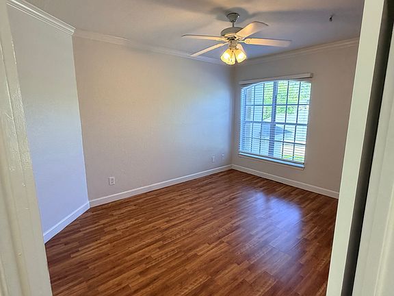 3rd image of 1701 The Greens Way