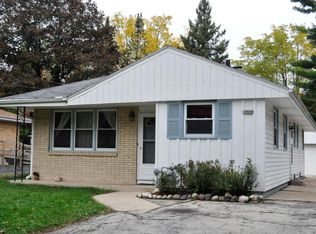 12606 W Meadow Ln, New Berlin, WI 53151