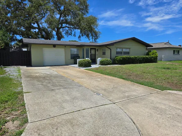 13754 Trinidad Dr, Seminole, FL 33776