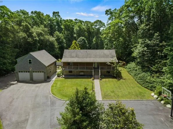 74 Amesbury Ln, Little Compton, RI 02837