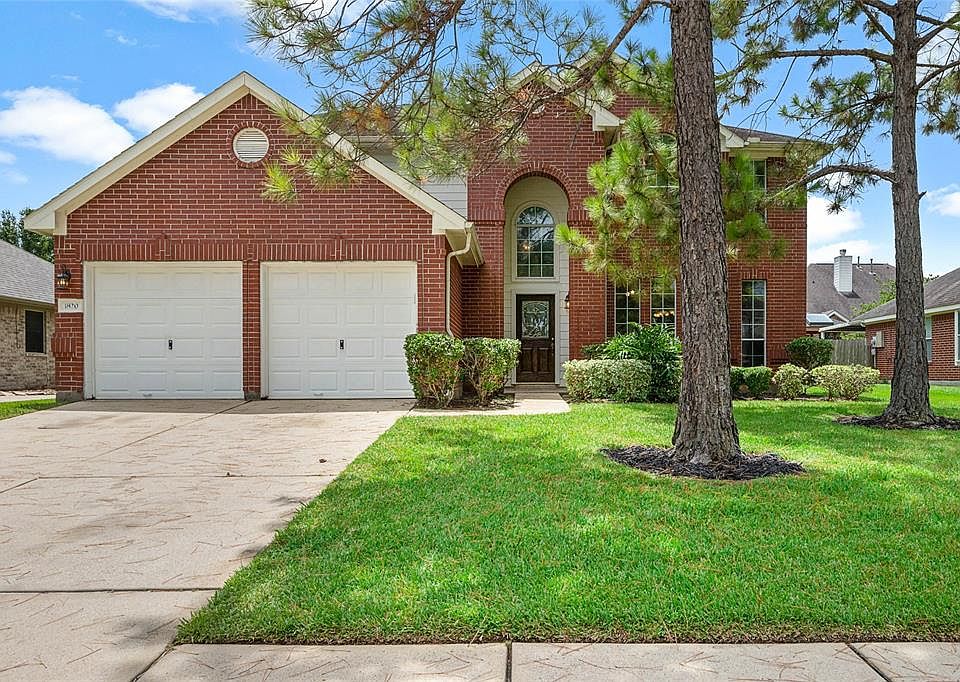 1st image of 1820 Castle Oaks Dr