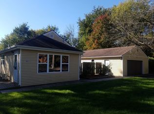 1803 W Davis Ave, McHenry, IL 60050