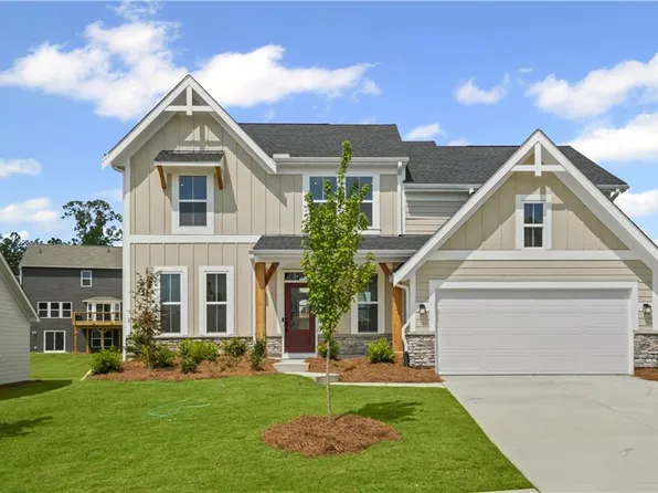660 Crystal Lake Pkwy, Hoschton, GA 30548