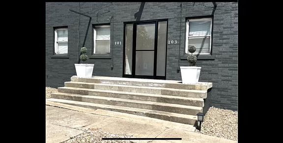5th image of 103 S Buchanan St #103