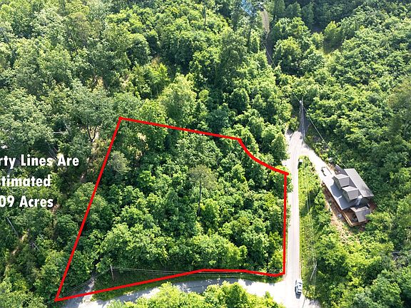 3rd image of 361 Oakwood Dr