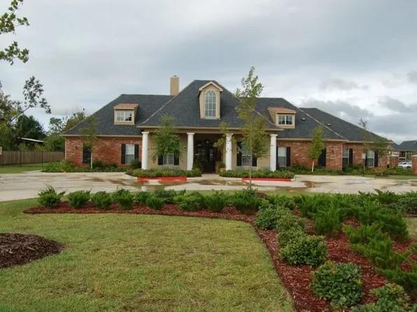 Nelson Pointe Apartment Homes