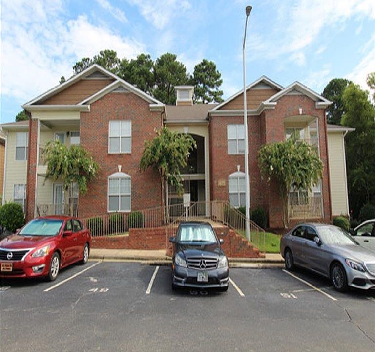 1st image of 405 Meadowland Ct APT 6