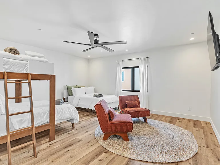 806 N Cleveland St #2 — Photo 15