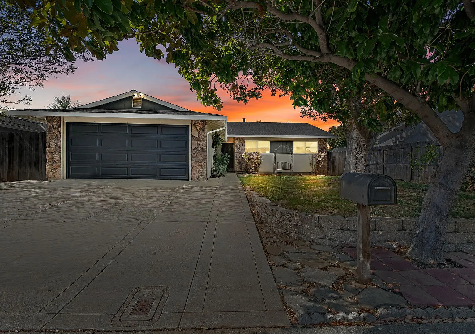 4 Bedroom 2 Bath in Vacaville! — Photo 2