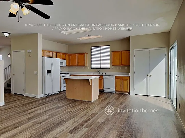 8068 Sweet Clover Ct — Photo 9