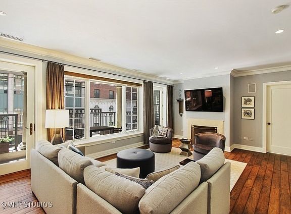 3rd image of 190 E Walton Pl APT 302
