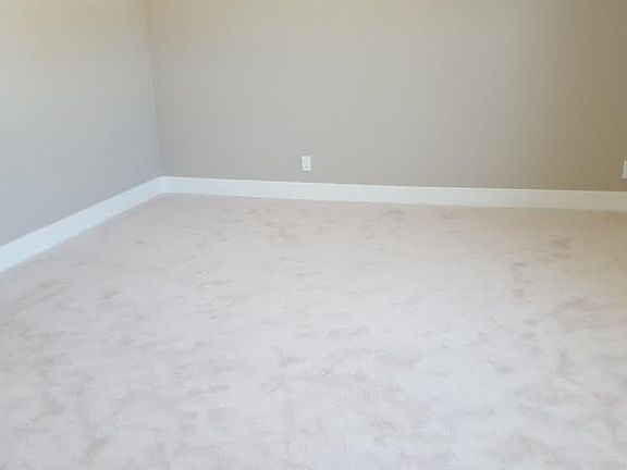 3rd image of 22 Shoreline Ct