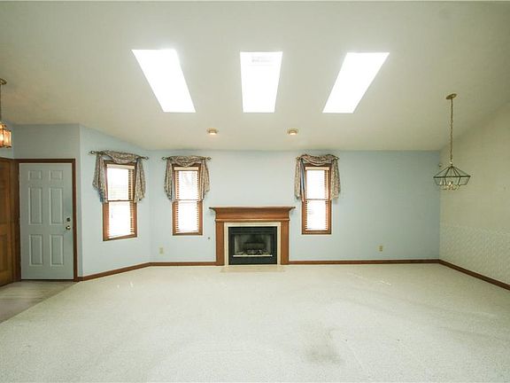 5th image of 12 Chestnut Ct
