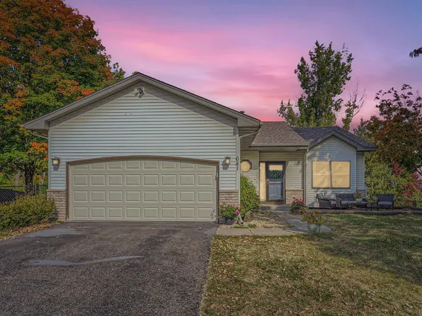 641 Hillside Dr, Eagan, MN 55121