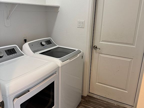 3rd image of 3931 E Jaxon St