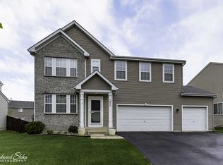 677 Canterbury Ln, Hampshire, IL 60140