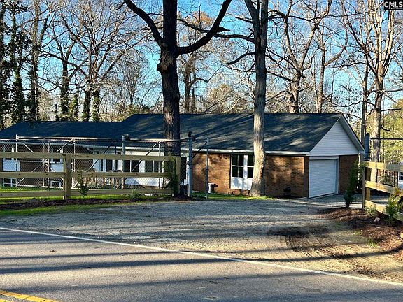 3rd image of 1507 Cowhorn Rd