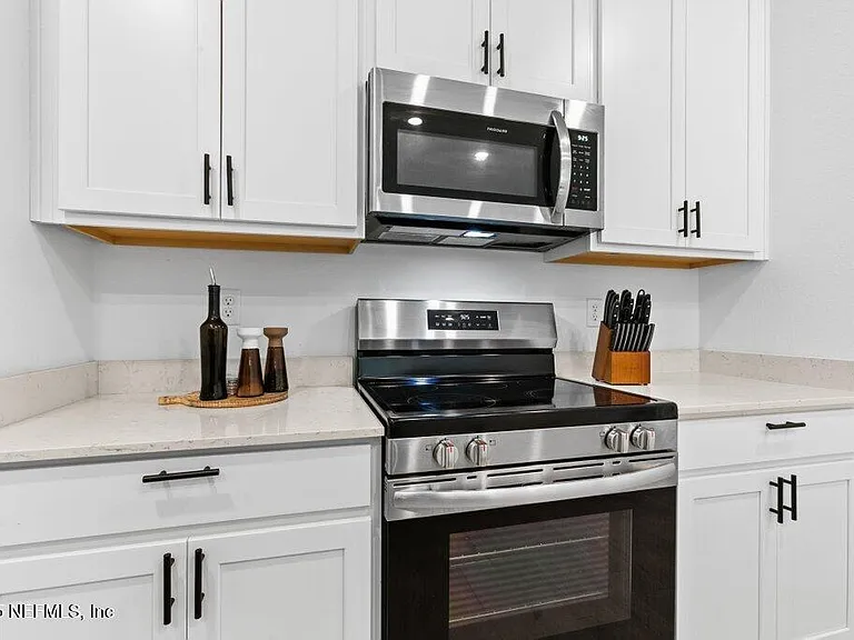 9719 Giada Dr — Photo 11