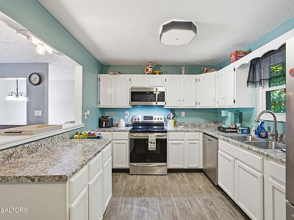 2nd image of 713 Petit Ln