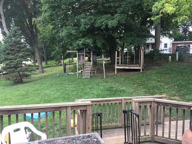 2nd image of 101 Williamsburg Ln NW