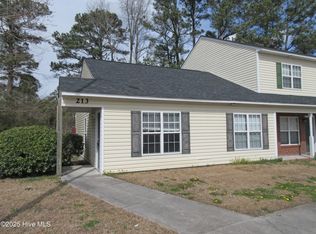 213 Palace Cir, Jacksonville, NC 28546