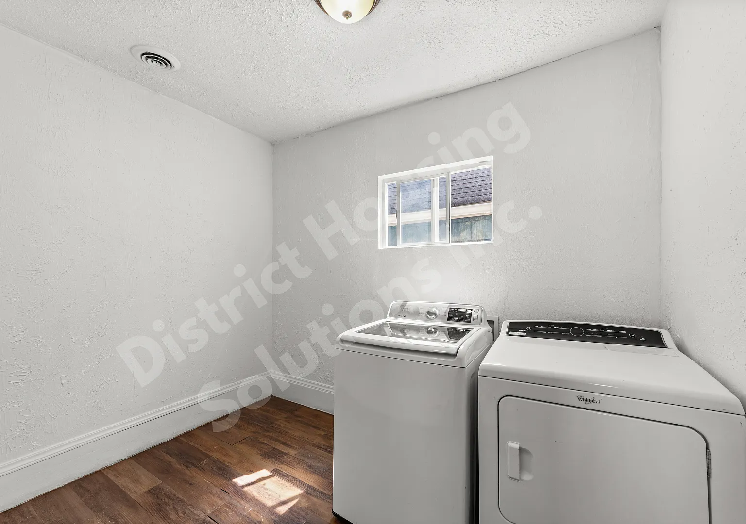 4 bed, 1272 sqft, $1,300 — Photo 4
