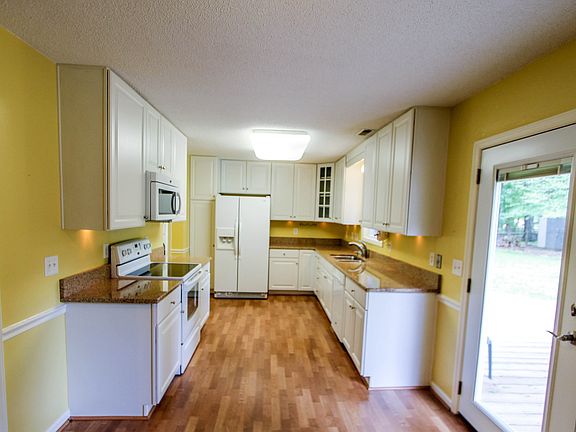 5th image of 5806 Spanish Oak Dr