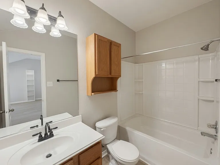 821 Hickory St — Photo 8