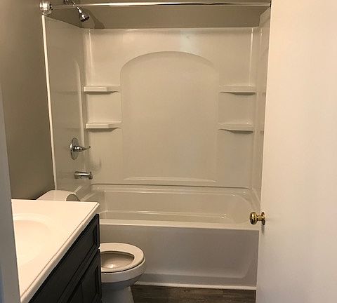 5th image of 1631 Farmer Ave
