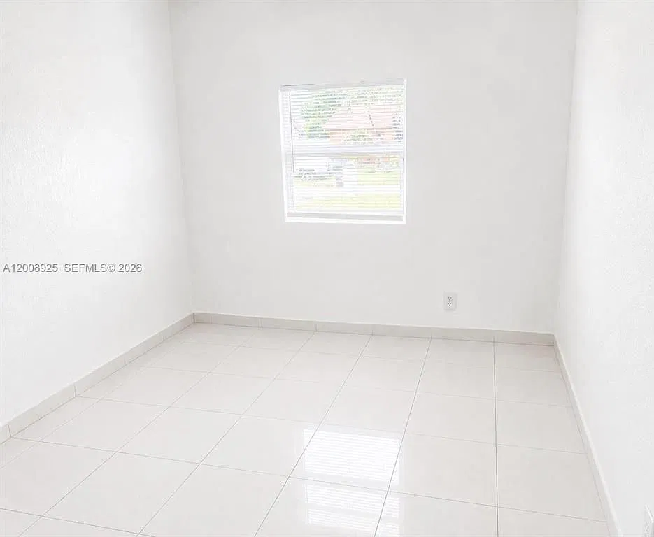 3 bed, 2.0 bath, 1247 sqft, $2,950 — Photo 4