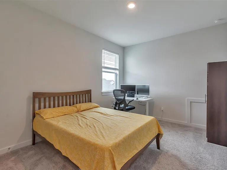 563 Saturnia Dr — Photo 17